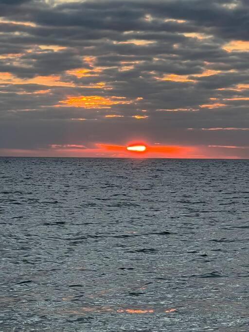 Amazing Water Front View Home Newly Renovated 3Bd 2Bth Clearwater Beach Exterior photo