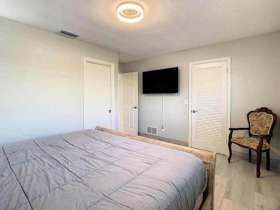Amazing Water Front View Home Newly Renovated 3Bd 2Bth Clearwater Beach Exterior photo