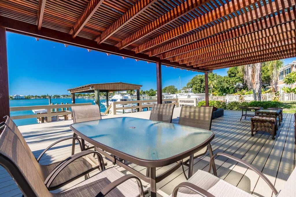 Amazing Water Front View Home Newly Renovated 3Bd 2Bth Clearwater Beach Exterior photo