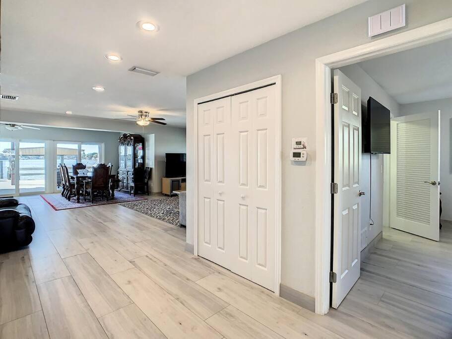 Amazing Water Front View Home Newly Renovated 3Bd 2Bth Clearwater Beach Exterior photo