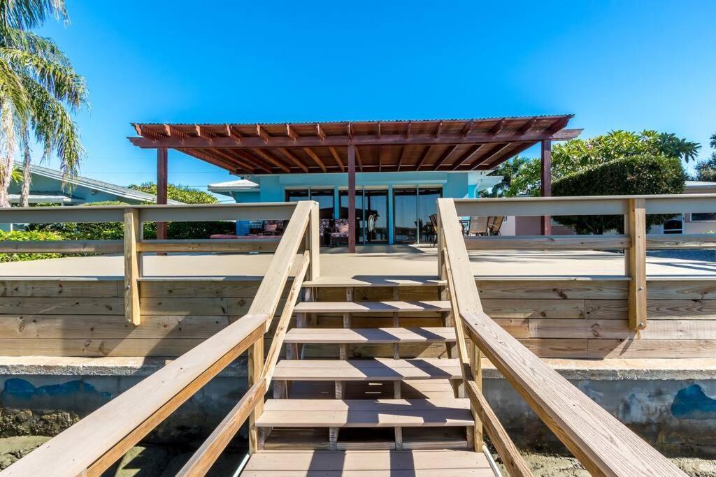 Amazing Water Front View Home Newly Renovated 3Bd 2Bth Clearwater Beach Exterior photo