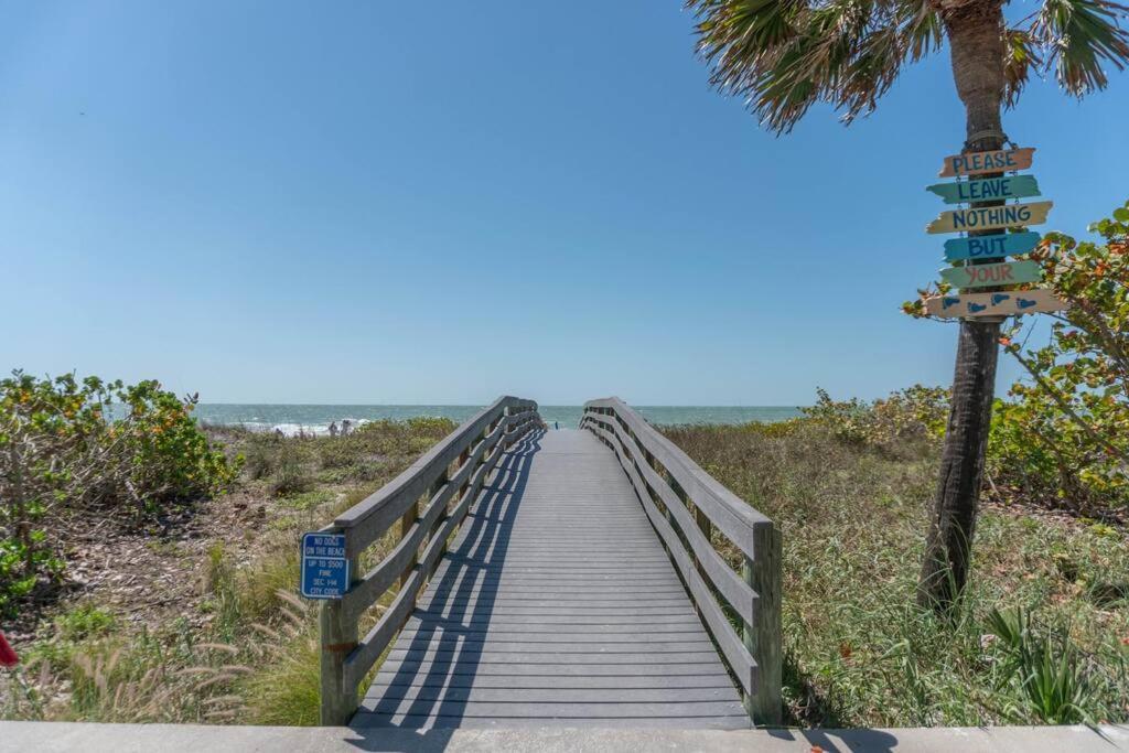 Amazing Water Front View Home Newly Renovated 3Bd 2Bth Clearwater Beach Exterior photo