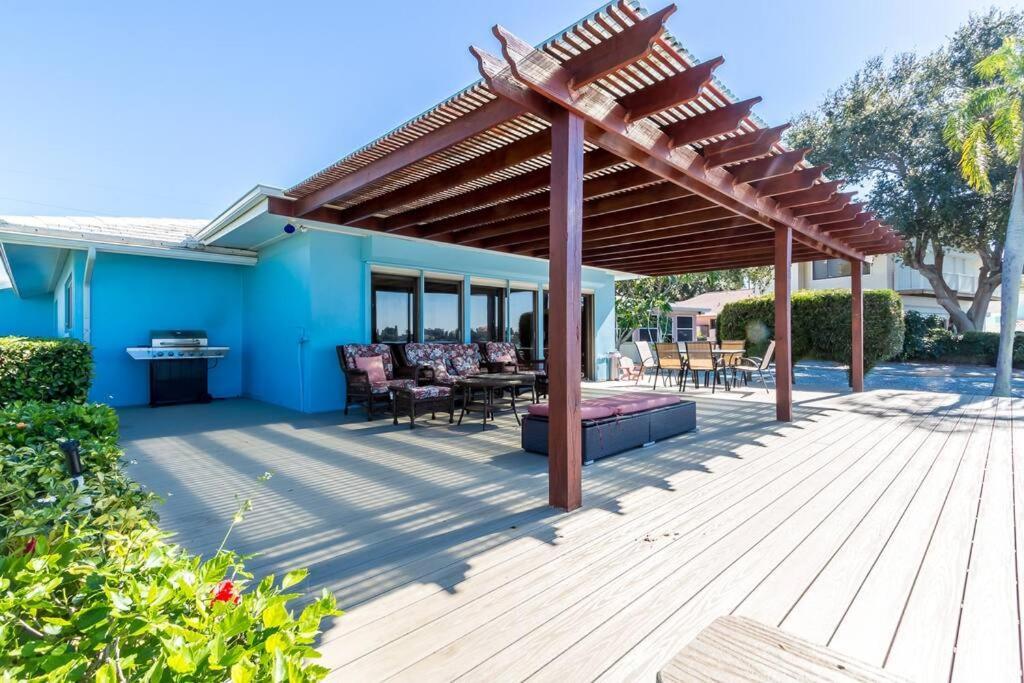 Amazing Water Front View Home Newly Renovated 3Bd 2Bth Clearwater Beach Exterior photo